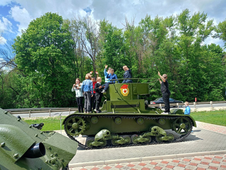 Посещение Мемориала танкистам-первогвардейцам.